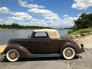 Ford : Other Deluxe  1937 ford cabriolet