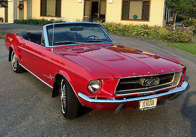 Ford : Mustang Convertable 1967 ford mustang convertible 6 cylinder 3 speed red black top black interior