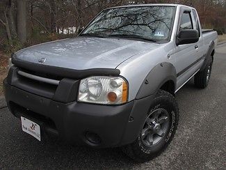 Nissan : Frontier XE 4WD Ext Cab Manual - Newer Off Road Tires 2002 silver xe 4 wd ext cab manual newer off road tires