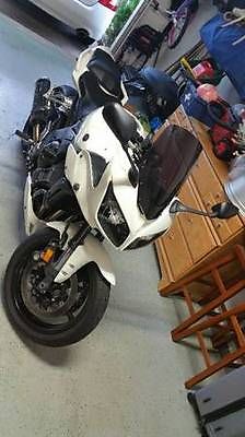Yamaha : FZ 2009 yamaha fz 1 white pearl one owner bought new in 2012