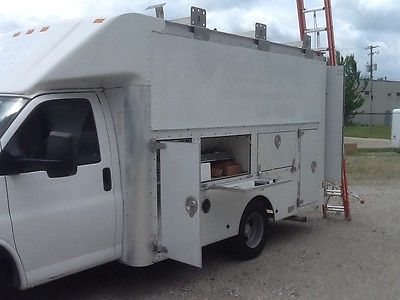 Chevrolet : Express Box truck 2010 chevy express box truck with 5 ironman gutter machine ladders tools eqpt