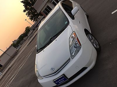 Toyota : Prius hatchback Toyota Prius 2008 only 101k miles, white, excellent condition, beautiful car!