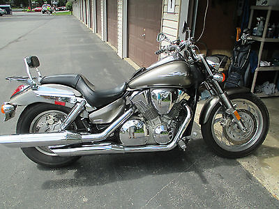 Honda : VTX 2005 honda vtx 1300 c low miles