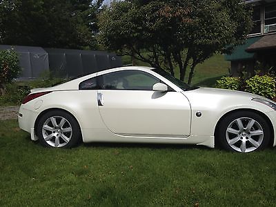 Nissan : 350Z TOURING 2DR only 58,000 miles,white, automatic,garage kept in winter, very good condition !