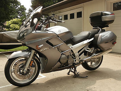 Yamaha : FJR 2004 yamaha fjr 1300 sport touring motorcycle trunk backrest risers