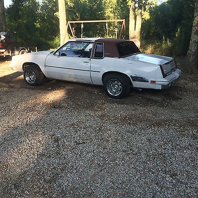 Oldsmobile : Cutlass supreme  For sale here is a 1982 Oldsmobile Cutlass supreme See Listing For More Details