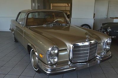 Mercedes-Benz : 200-Series 280SE 3.5 Coupe 1971 mercedes 3.5 coupe with a stick shift and sunroof