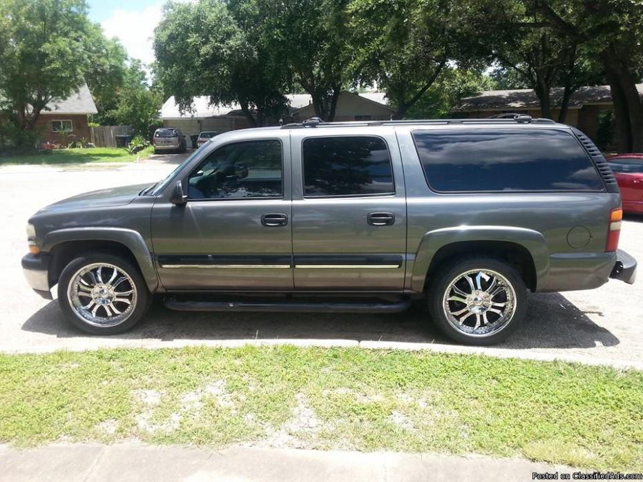 01 chevrolet suburban with 22inch wheels