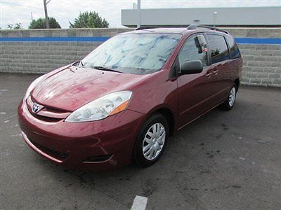 Toyota : Sienna LE LE 4 dr Automatic Gasoline 3.5L V6 Cyl MAROON