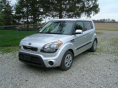 Kia : Soul 4u Hatchback 4-Door Small SUV, silver, 47 k , all working, excellent condition