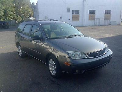 Ford : Focus SES 2007 ford focus se wagon clean reliable runs and drives great