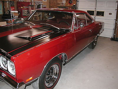 Plymouth : GTX RED and BLACK 1969 plymouth gtx