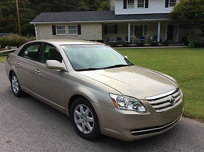 Toyota : Avalon beige 2005 toyota avalon only 70 k miles