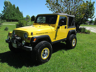 Jeep : Wrangler RUBICON 2004 jeep wrangler rubicon 4 x 4 2 door soft top with only 52 k