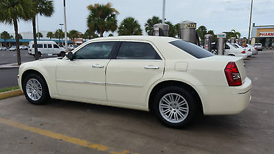 Chrysler : 300 Series Touring/Sign 2010 chrysler 300 series touring signature package