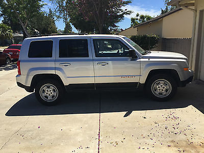 Jeep : Patriot Base Silver 2011 Jeep Patriot (very good condition)