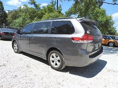Toyota : Sienna Base; Limited; LE; XLE Toyota Sienna LE Low Miles 4 dr Van Automatic Gasoline 3.