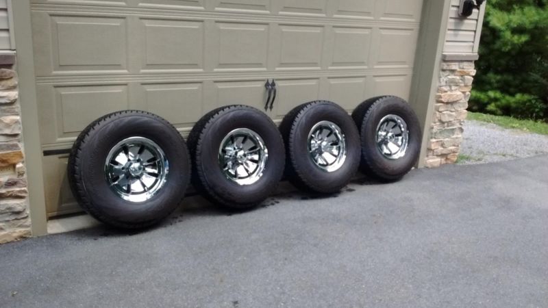 Set of 4 wheels and tires 6 lug and nuts