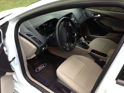 Ford : Focus SE Sedan 4-Door 2015 ford focus 1.0 liter turbo ecoboost 38 mpg