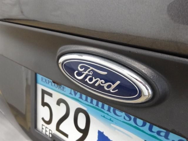 2005 Ford Focus Sedan ZX4