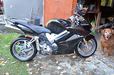 Honda : Interceptor 06 honda vfr 800 black