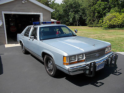 Ford : Crown Victoria POLICE VINTAGE CRUISER MINT CONDITION 1989