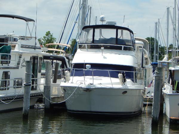 Carver 400 Cockpit Motor Yacht Boats for sale