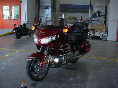 Honda : Gold Wing 2004 honda gold wing 1800 red exc cond garage kept loaded w extras