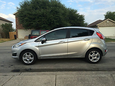 Ford : Fiesta SE 2014 ford fiesta se hatchback automatic 6 k miles one owner