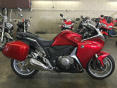 Honda : Other 2010 honda vfr 1200 f abs in perfect shape only 5150 miles painted side hard bags