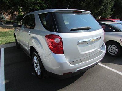 Chevrolet : Equinox FWD 4dr LS FWD 4dr LS Low Miles SUV Automatic Gasoline 2.4L 4 Cyl SILVER
