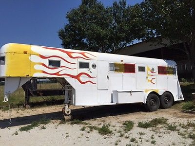Vintage, working 1968 Horse trailer