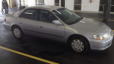 Honda : Accord LX 1 owner like new dealer serviced every 6 months needs nothing