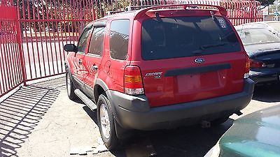 Ford : Escape XLT 2002 silver four door ford escape xlt v 6 4 x 4
