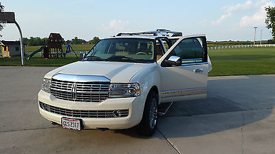 Lincoln : Navigator Elite Package Navigator ELITE package. 2nd row captain chair New Tires Service Records
