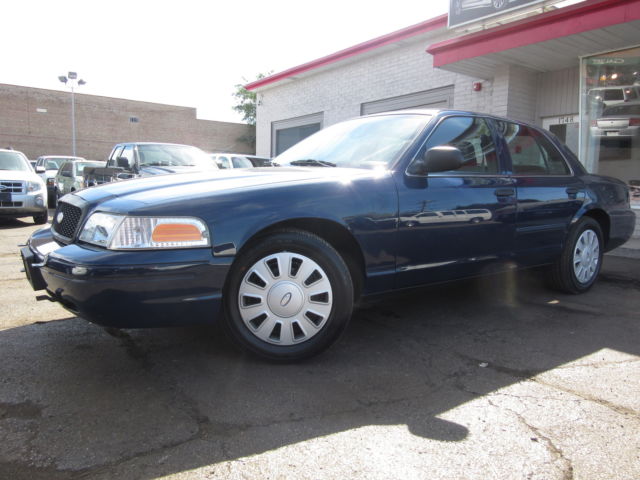 Ford : Crown Victoria 4dr Sdn Stre Blue P71 Unmarked 33k Miles Ex Fed Car Well Maintained Nice