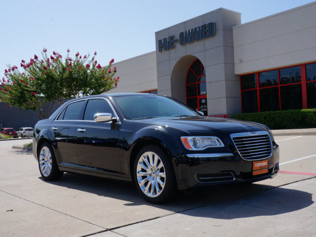 Chrysler : 300 Series 4dr Sdn Upto Chrysler 300 4dr Sdn Black Leather Uptown Edition 3.6l v6 Bluetooth Heated Seats