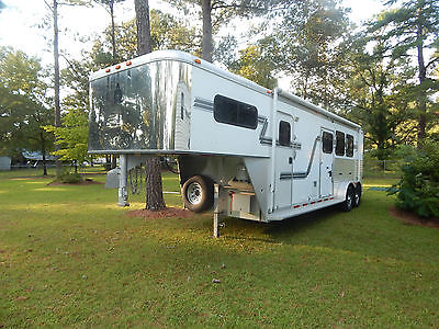 2005 ADAMS 3 HORSE SLANT WITH LQ TRAILER NEVER STAYED IN