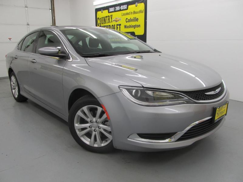 2015 Chrysler 200 Limited ***NEW BODY STYLE BARELY USED***