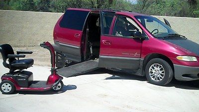 Dodge : Grand Caravan Hadicap Equipped with newer Victory scooter