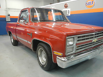 Chevrolet : C-10 custom deluxe For sale is a 1986 Chevy c10 short bed , nice looking truck , NO RUST , body in