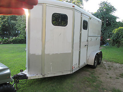 2003 JAMCO 2-HORSE TRAILER WITH TWO SADDLE COMPARTMENTS