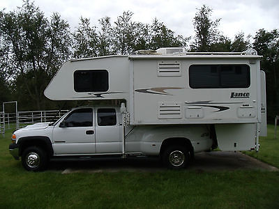 2006 Lance Pick-Up Camper