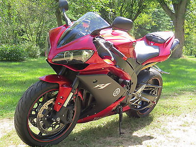 Yamaha : YZF-R 2007 yamaha r 1 excellent condition