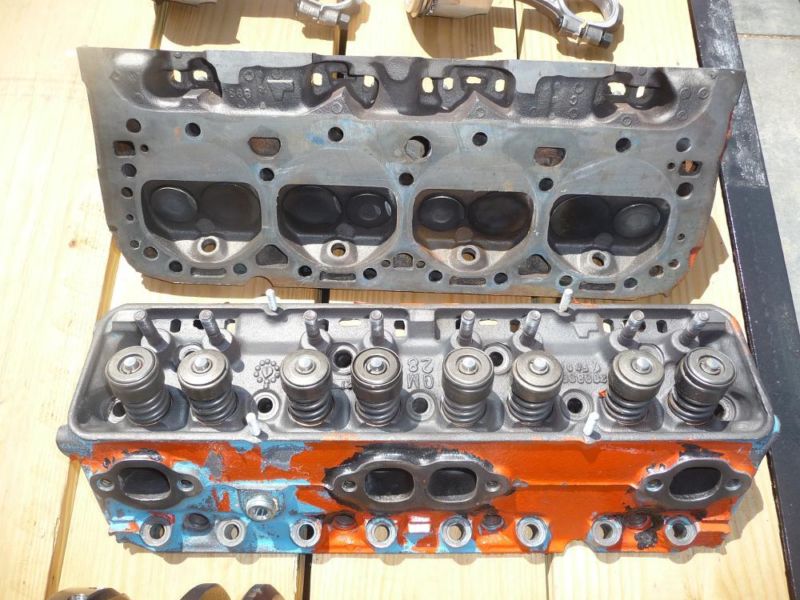 350 Chevrolet Block with parts, 3