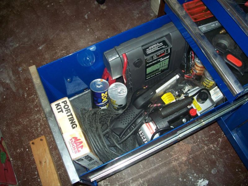 MAC TOOL BOX  WITH $40,000 IN TOOLS, LIKE NEW, 2