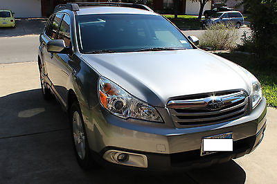 Subaru : Outback 2.5i 2010 subuar outback silver 67 900 miles cvt transmission all weather pkg