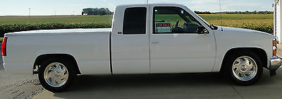 Chevrolet : Silverado 1500 White, excellent or better condition inside and out.  Lots of extra's!