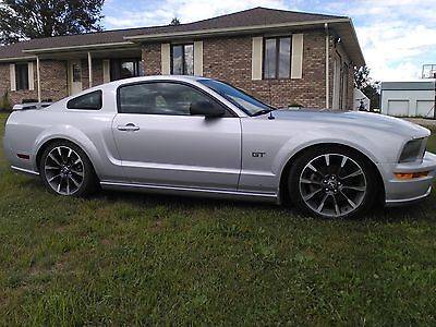 Ford : Mustang GT Coupe 2-Door 2005 ford mustang gt coupe 2 door 4.6 l