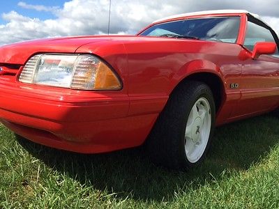 Ford : Mustang LX 